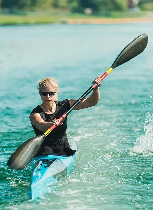 female-rowing-racing