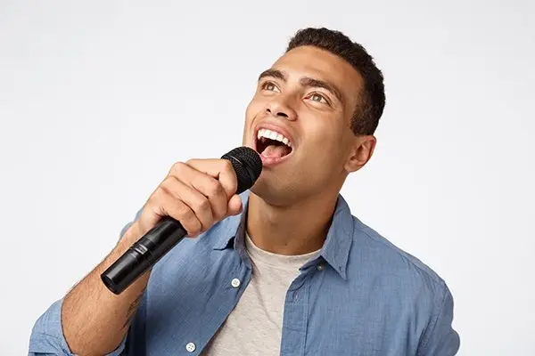 vocalist-singing-male-latino